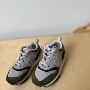 New Balance 997H Athletic Shoe - Little Kid - Olive / Rain Cloud
